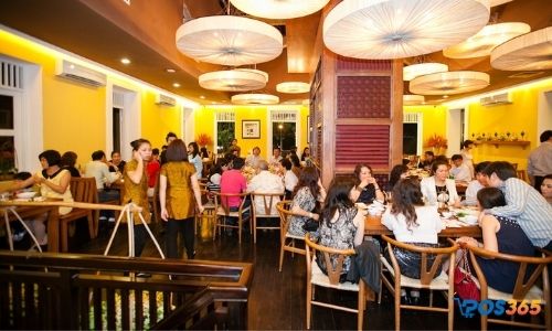 b&aacute;n h&agrave;ng qu&aacute;n ăn