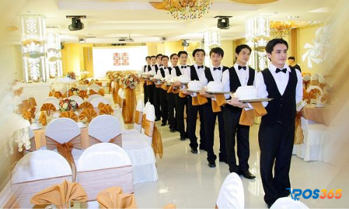 phục vụ nh&agrave; h&agrave;ng tiệc cưới