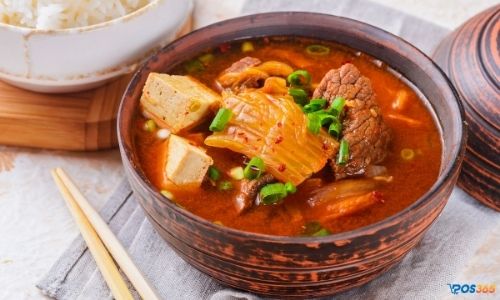 nấu canh kim chi thịt bò