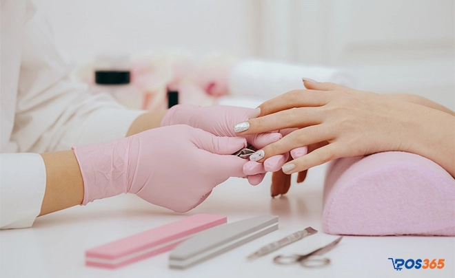 Dịch vụ làm nail và chăm sóc móng