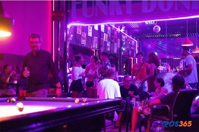 Le Funky Donkey French Bar - Bar nổi tiếng Đà Nẵng