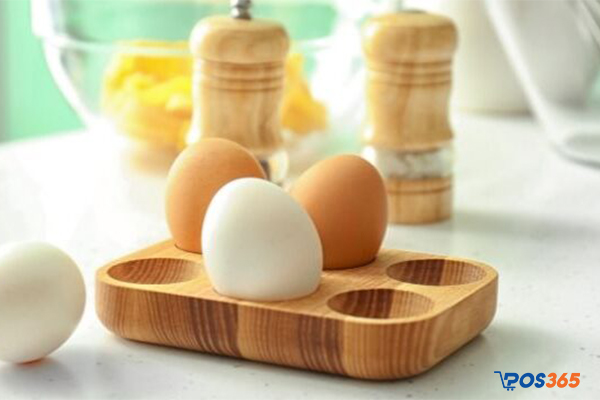 Dụng cụ kê trứng và hũ gia vị bằng tre