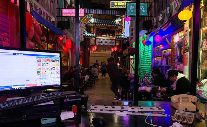 Hẻm Bia-Lost in HongKong