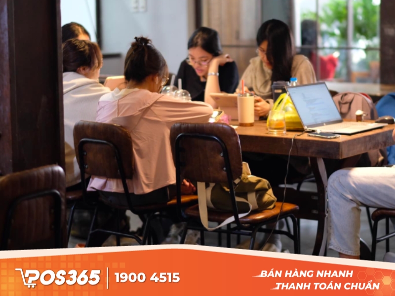 Nhóm khách hàng học sinh, sinh viên