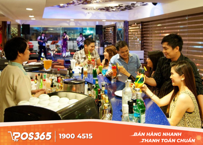 Chăm sóc, hỗ trợ khách trong thời gian khách thưởng thức đồ uống