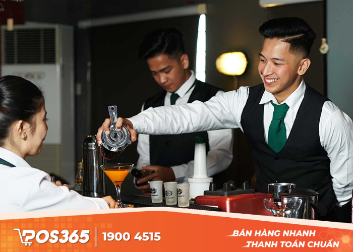 Nhận bàn giao trước khi vào ca làm việc