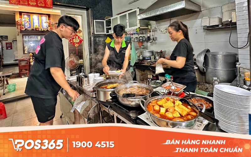 Hệ thống ánh sáng trong quán cơm tấm