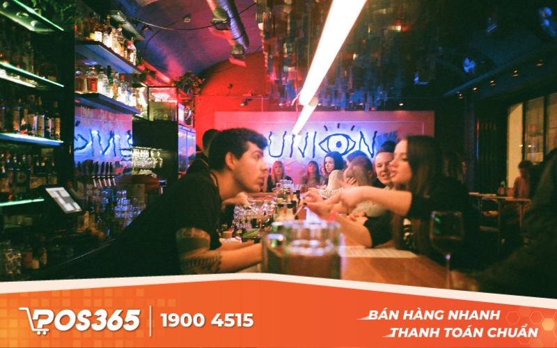 Theo dõi xu hướng thị trường và đổi mới liên tục