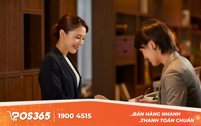 Hiểu biết về tài chính, nhân sự và dịch vụ khách hàng