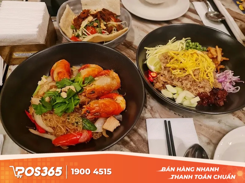 Tuk Tuk Thai Bistro - bistro Thái đường phố, món chuẩn, phục vụ nhanh