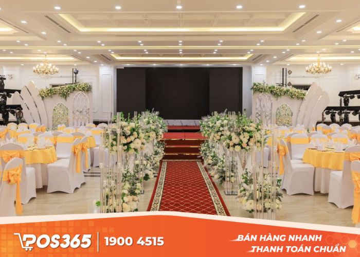 Trang trí sân khấu nhà hàng