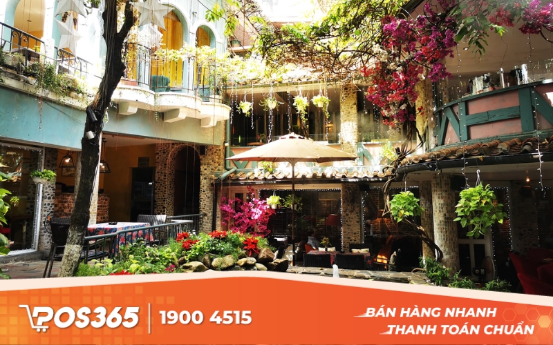 Mô hình với quán cafe sân vườn cạnh hồ nước