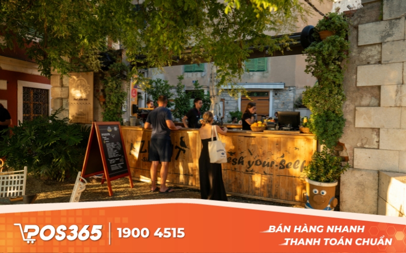 Quầy bar cafe nhỏ đẹp ngoài trời