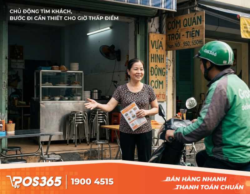 Chủ động đi t&igrave;m kh&aacute;ch thay v&igrave; chờ đợi ở quầy