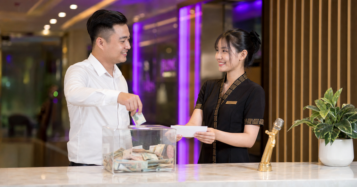 Chống thất thoát tiền boa (tips) và sự mâu thuẫn nội bộ nhân viên