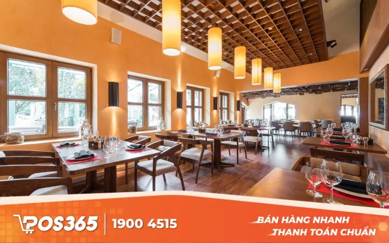 Trang trí sân khấu đồng bộ với phong cách nhà hàng