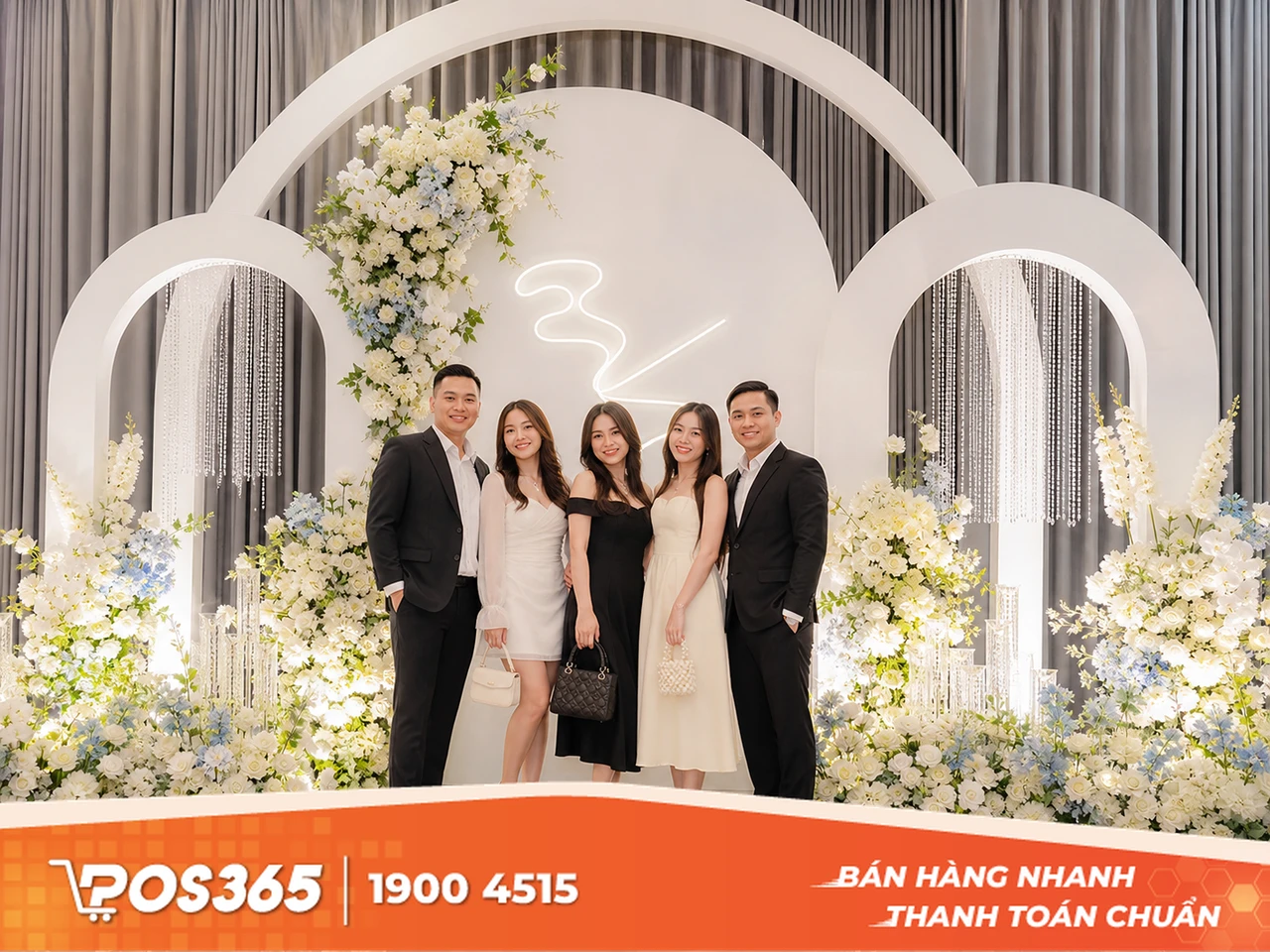 Backdrop check-in chụp ảnh