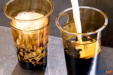 C&aacute;ch pha tr&agrave; sữa tr&acirc;n ch&acirc;u đường đen