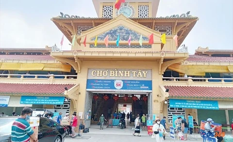 Chợ B&igrave;nh T&acirc;y Quận 6 l&agrave; địa chỉ của d&acirc;n b&aacute;n h&agrave;ng khu vực miền Nam