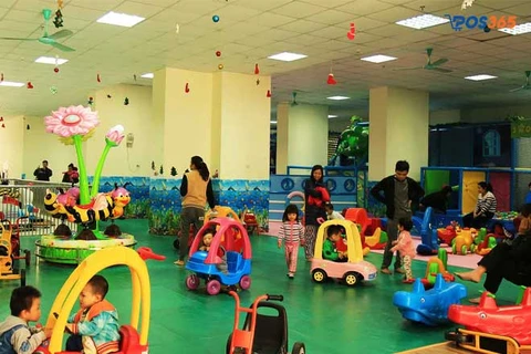Đảm bảo an to&agrave;n cho trẻ em khi vui chơi