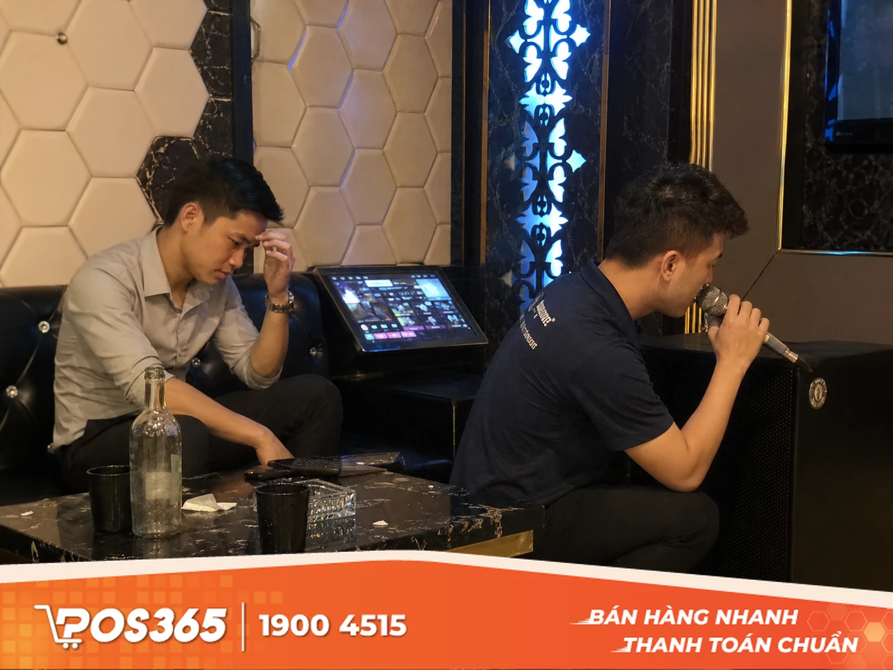Hệ thống &acirc;m thanh ph&ograve;ng h&aacute;t k&eacute;m chất lượng v&agrave; kh&ocirc;ng gian thiếu vệ sinh