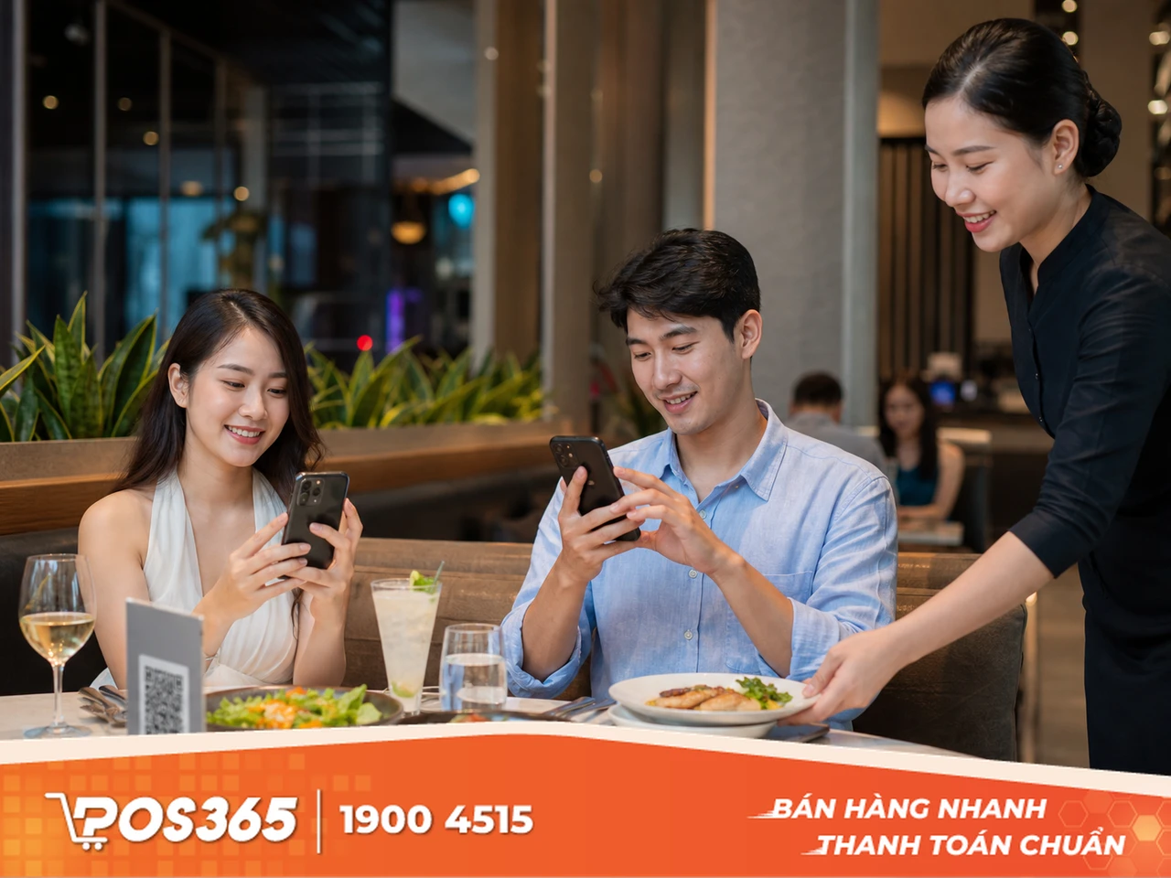 Khách hàng quét mã QR gọi món và thanh toán tại bàn