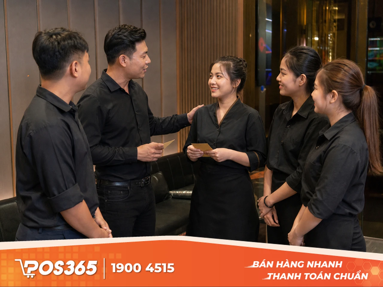 Khen ngợi kết quả cụ thể v&agrave; sự nỗ lực, tr&aacute;nh khen chung chung