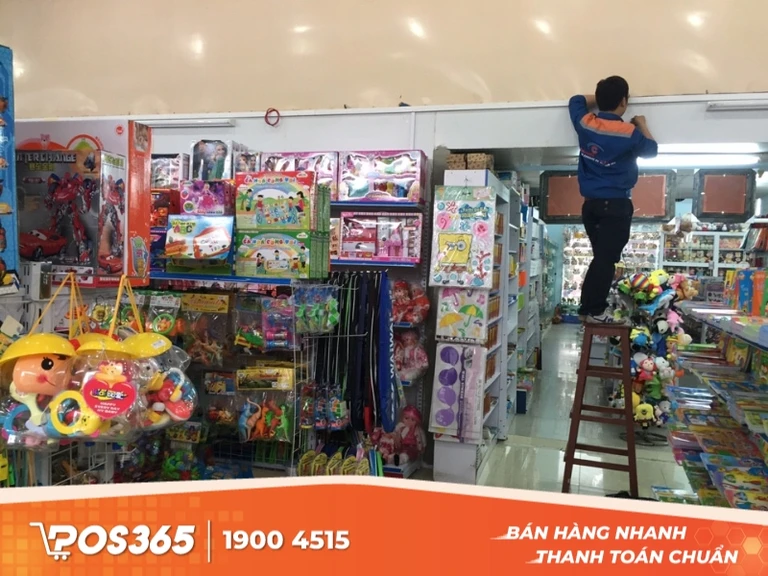 Lắp đặt camera gi&aacute;m s&aacute;t nhằm quản l&yacute; cửa h&agrave;ng tạp h&oacute;a
