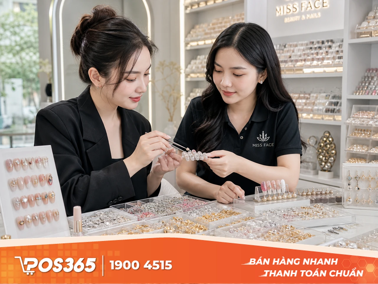 Miss Face: Điểm bán phụ kiện và đá đính độc lạ