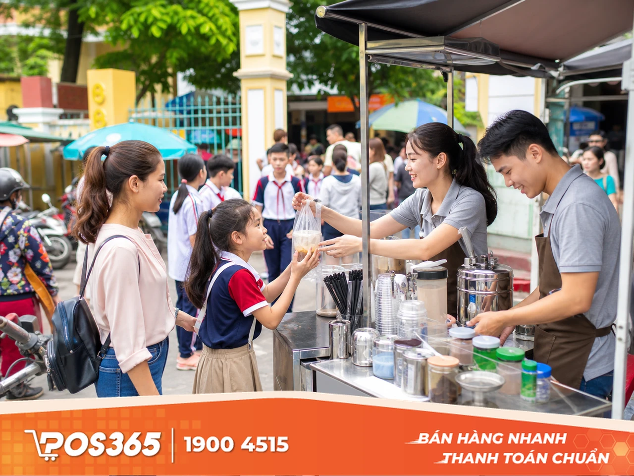 M&ocirc; h&igrave;nh xe đẩy (Take-away) trước cổng trường, chợ