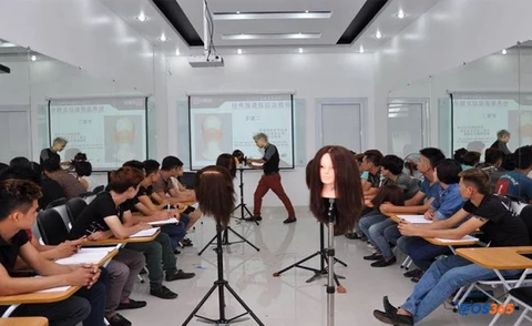 Mở lớp học đào tạo học viên hoặc hội thảo