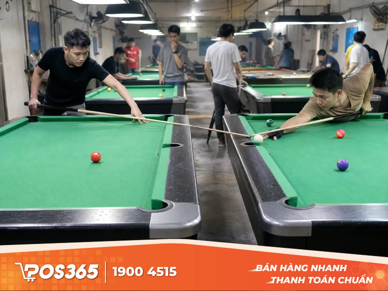 Nhồi nh&eacute;t qu&aacute; nhiều b&agrave;n bida trong kh&ocirc;ng gian hẹp