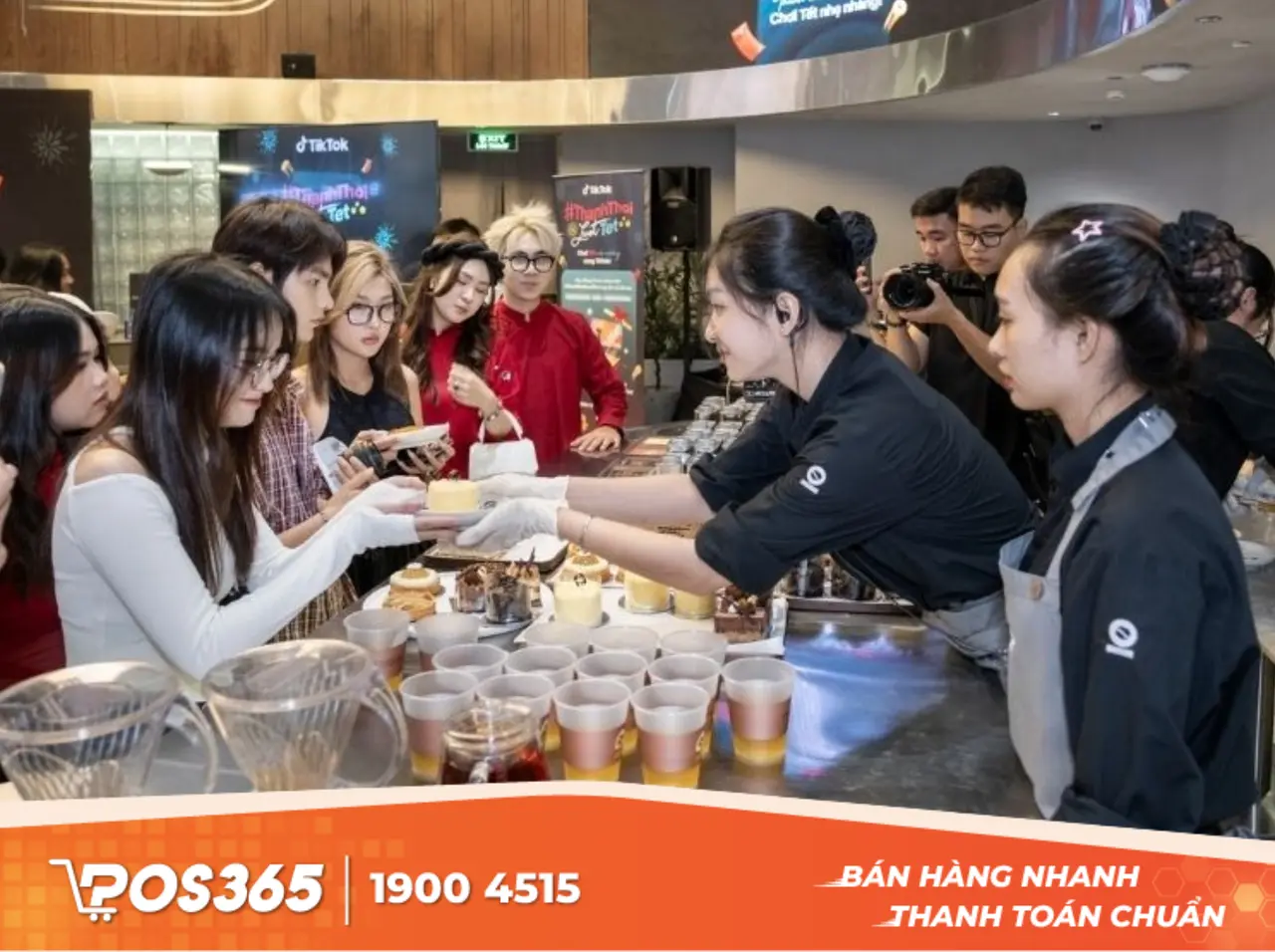 Tầm quan trọng của Customer Service trong ngành F&B và Bán lẻ