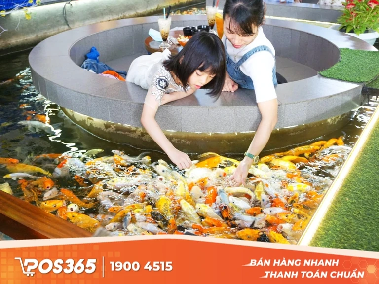 Thiết kế m&ocirc; h&igrave;nh cafe c&aacute; Koi trong nh&agrave;