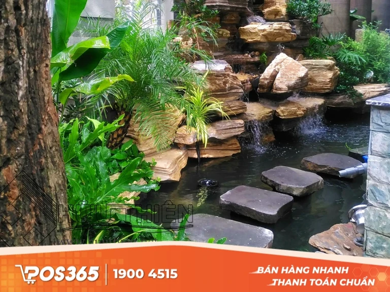 Thiết kế m&ocirc; h&igrave;nh qu&aacute;n c&agrave; ph&ecirc; c&aacute; Koi c&oacute; th&aacute;c nước