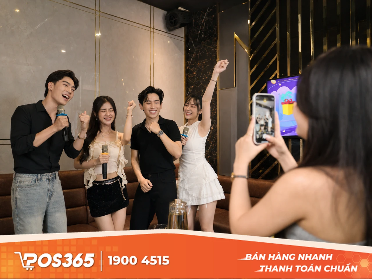 Tổ chức thử th&aacute;ch "Đăng clip TikTok check-in nhận qu&agrave;"