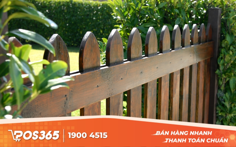 Khi nào nên sử dụng hàng rào gỗ trang trí quán cafe