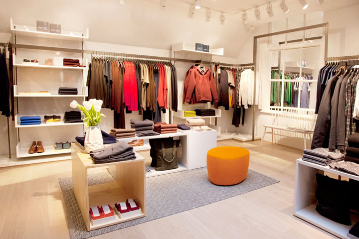 /storage/app/media/uploads/2018/05/COS-boutique-Amsterdam.jpg
