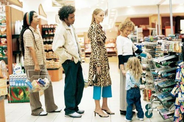 /storage/app/media/uploads/2018/06/supermarket_queue.jpg