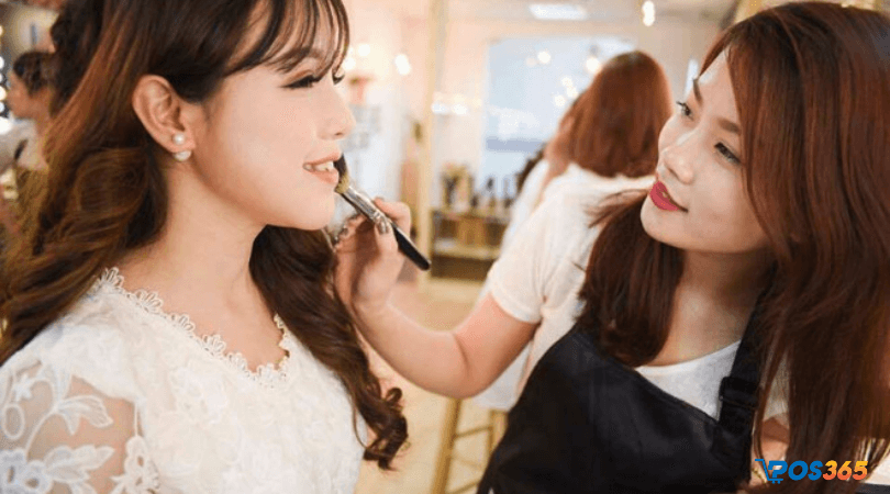 Nghề trang điểm makeup