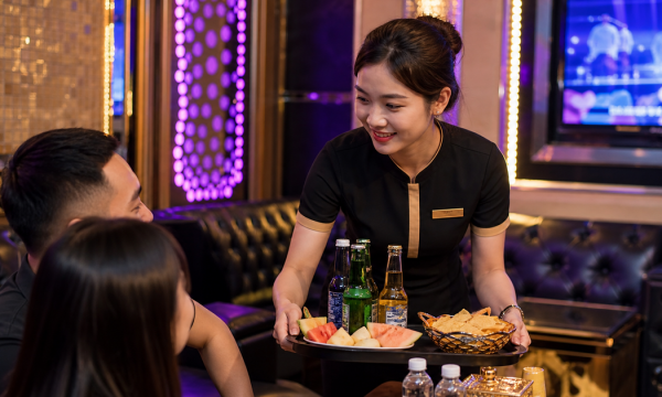 Kỹ năng up-sale (bán chéo) đồ ăn, combo thức uống trong phòng karaoke